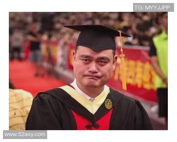 姚明心目中的足球偶像是谁他对足球明星的独特见解与喜好分析