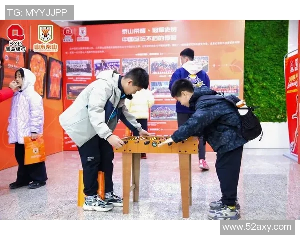 足球明星公仔批发热销中精美收藏品助你打造独特球迷空间